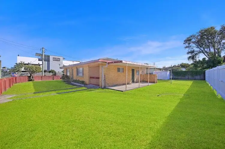 8 Banjo Street, Burleigh Heads QLD 4220