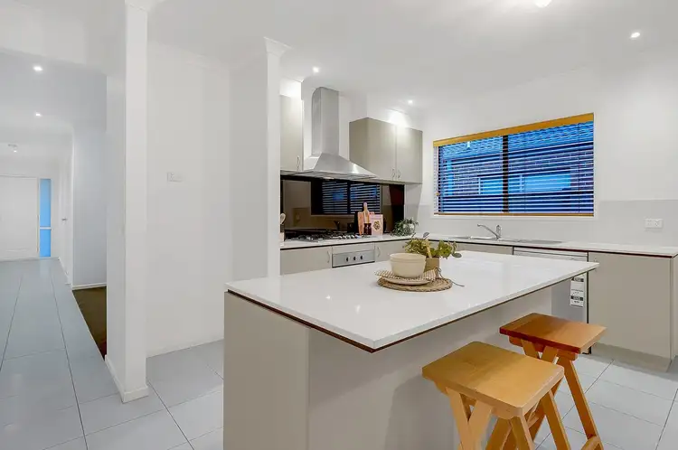 Fifth view of Homely house listing, 10 Eminence Way, Craigieburn VIC 3064