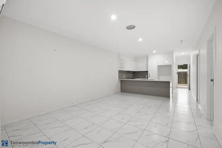 4/33 Albert Street, Newtown QLD 4350