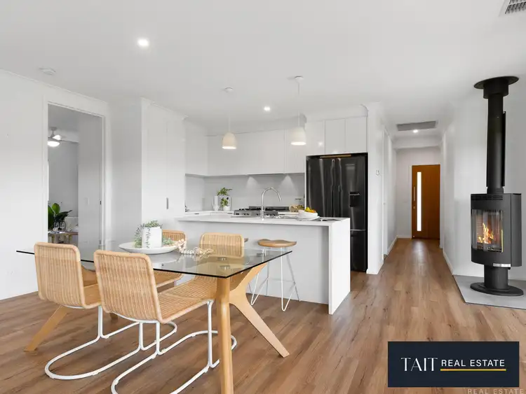 Fifth view of Homely house listing, 15 Sarakos Circuit, Wangaratta VIC 3677