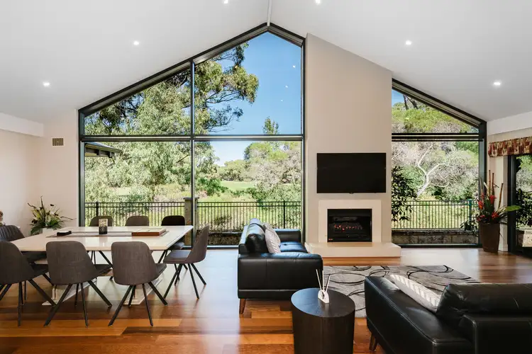 8 Tamcrest Loop