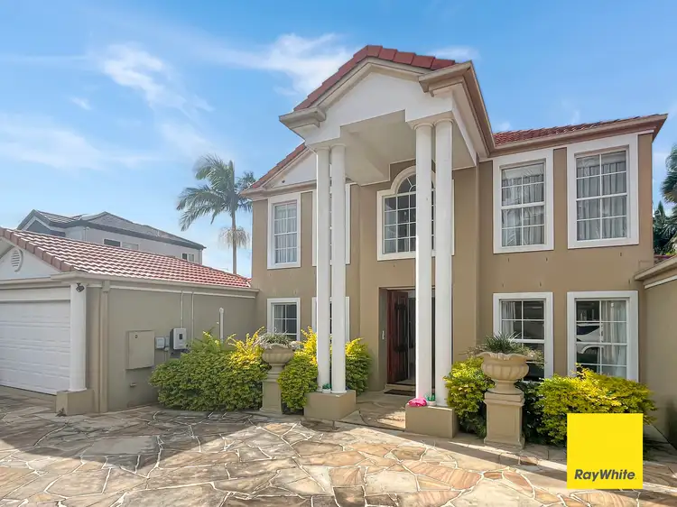 52 Sir Bruce Small Boulevard, Benowa QLD 4217