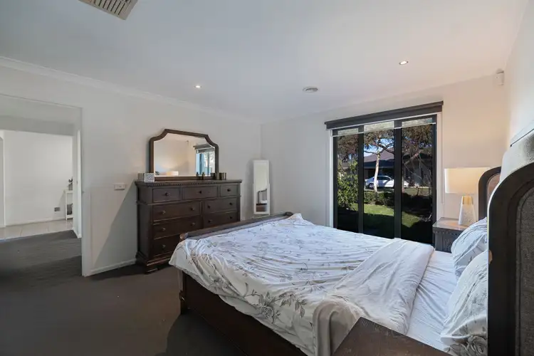 Sixth view of Homely house listing, 8 Markham Court, Roxburgh Park VIC 3064