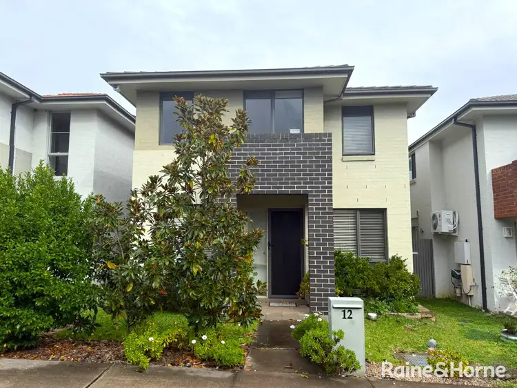 12 Tyne Walk, Glenfield NSW 2167