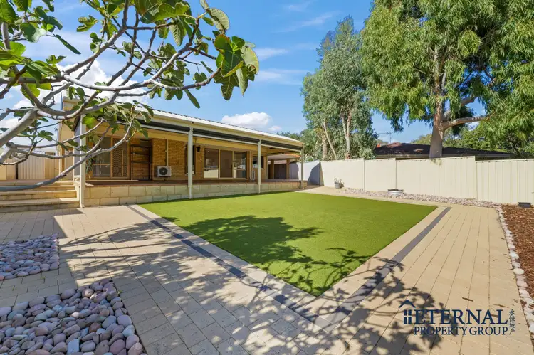 6A Moseley Hill, Kardinya WA 6163