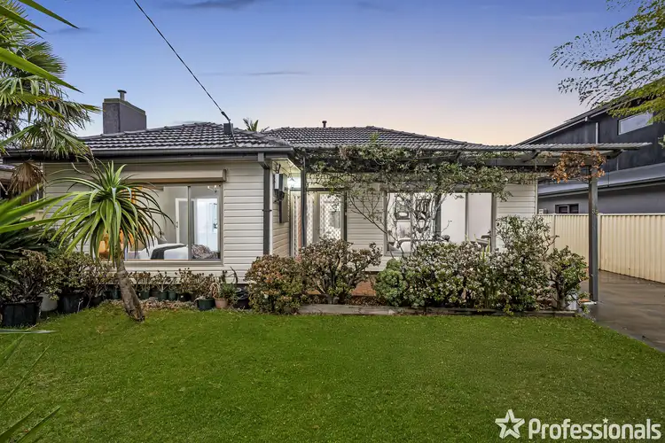 38 BEAVER STREET, St Albans VIC 3021