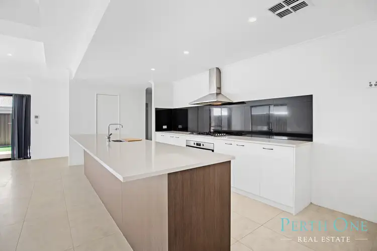 18 Bluegrass Street, Treeby WA 6164