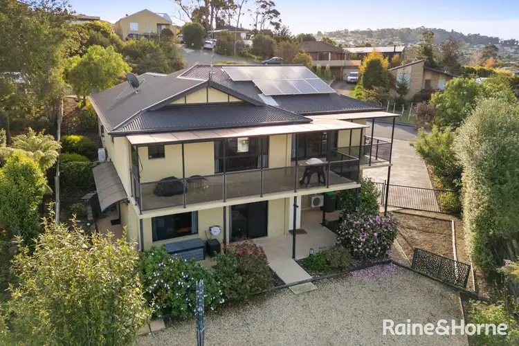 18 Calder Crescent, Blackmans Bay TAS 7052