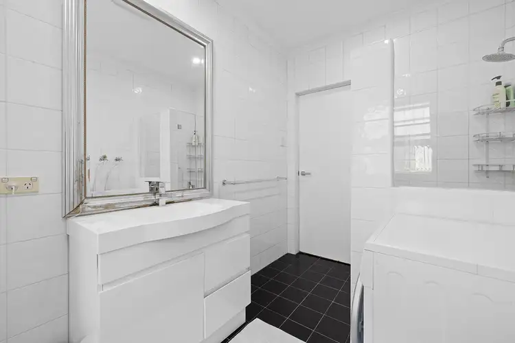Fifth view of Homely apartment listing, 1/10 Kenneth Street, Tamarama NSW 2026