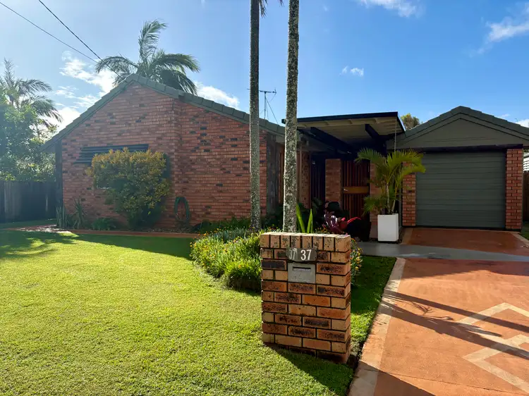 37 Surfside Crescent, Pottsville NSW 2489