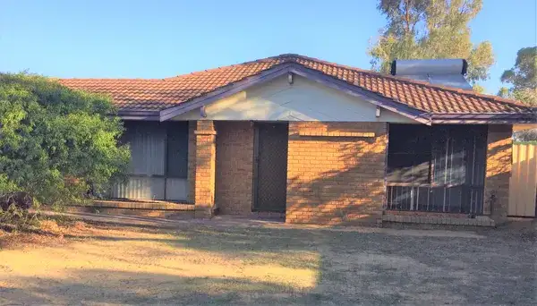 17 Moysey Court, Parmelia WA 6167
