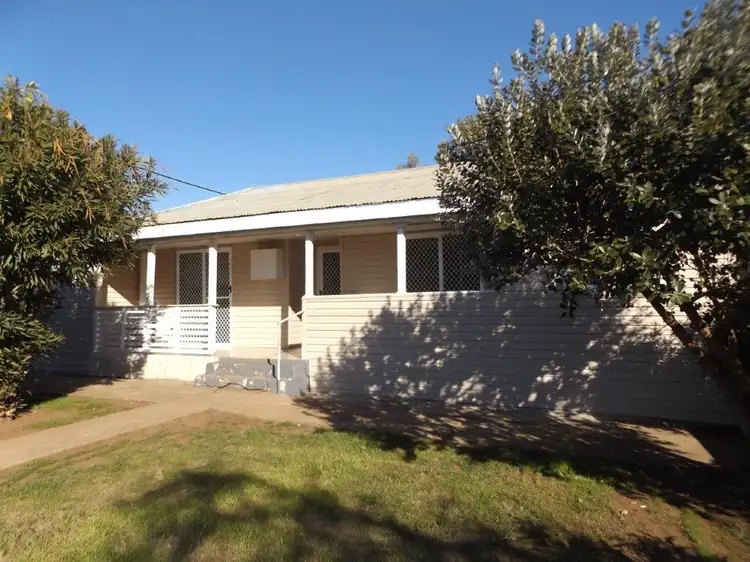 9 Dibbs Street, Wellington NSW 2820