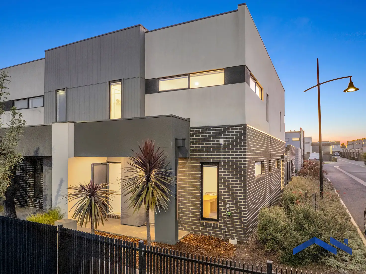 Main view of Homely house listing, 811 Aitken Boulevard, Craigieburn VIC 3064