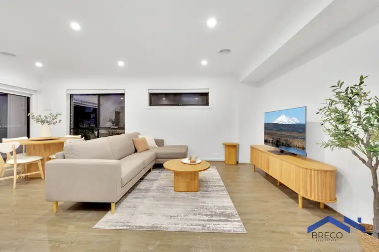 Fifth view of Homely house listing, 811 Aitken Boulevard, Craigieburn VIC 3064