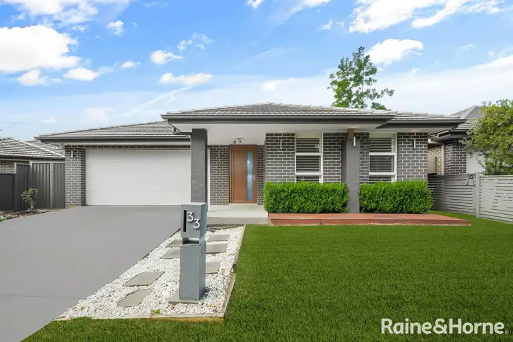 33 Grantham Crescent, Denham Court NSW 2565