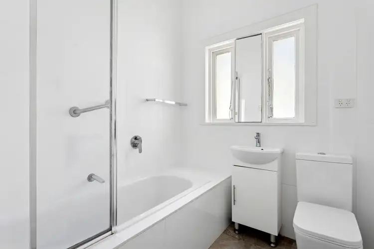Sixth view of Homely apartment listing, 6/27 Beach Road, Bondi Beach NSW 2026