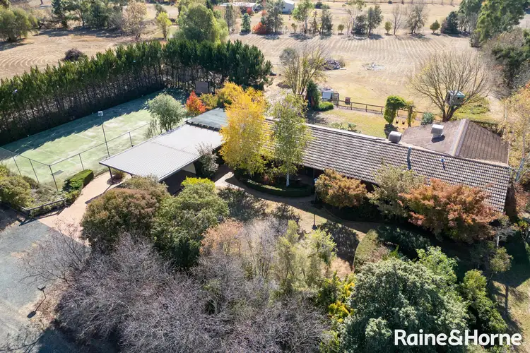 6 Henschke Avenue, San Isidore NSW 2650