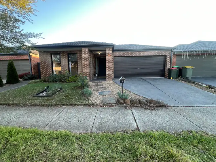 7 Firecrest Road, Manor Lakes VIC 3024