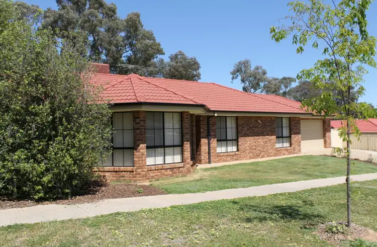 1 St Levans Place, Lavington NSW 2641