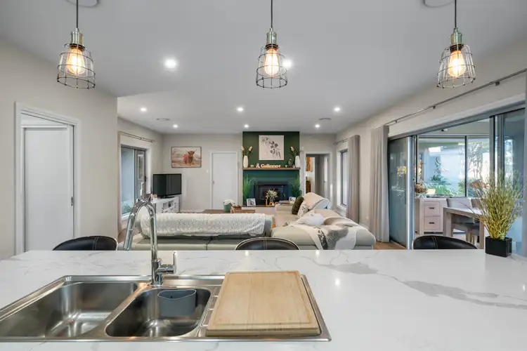 16 Hills Road, Pranjip VIC 3666