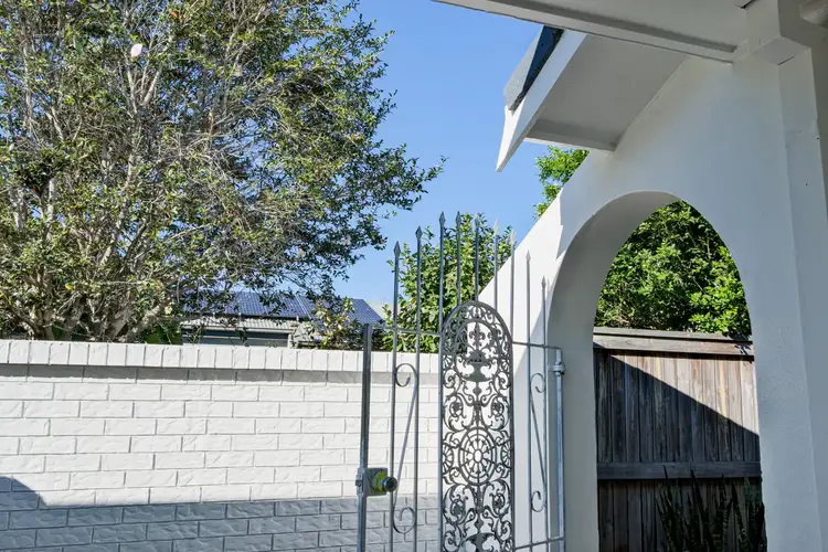 14 MacKay Close, Bundall QLD 4217