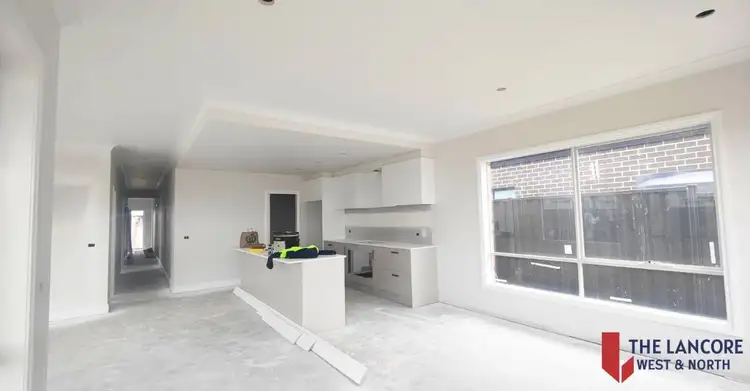 9 BUCKINGHAM BOULEVARD, Strathtulloh VIC 3338