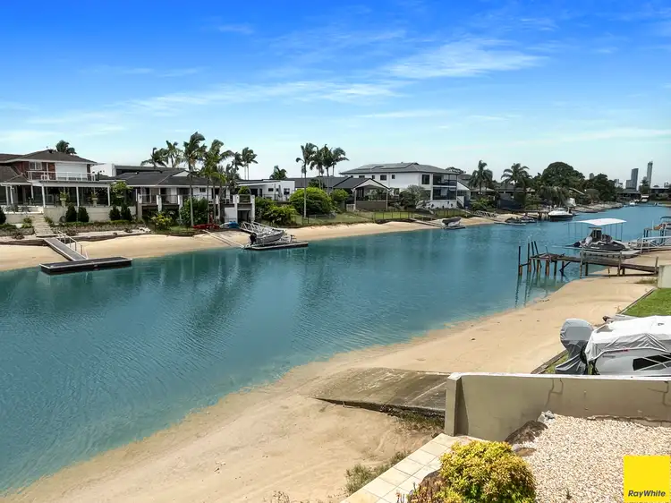 33 Goolagong Court, Broadbeach Waters QLD 4218