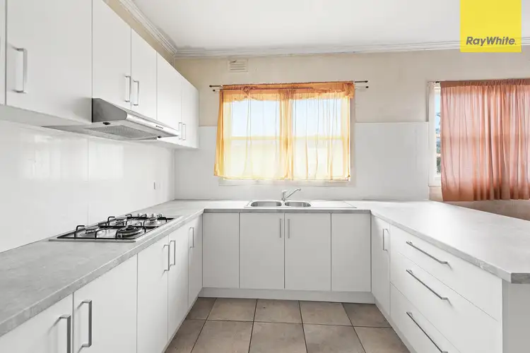 Fifth view of Homely house listing, 8 Leonard Avenue, St Albans VIC 3021