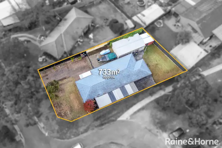 Second view of Homely house listing, 3 Baltusrol Close, Sunbury VIC 3429