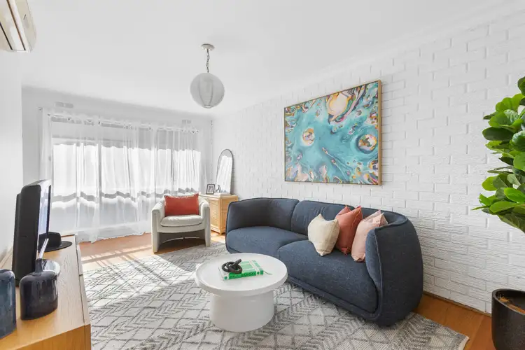 2/32 Vernon Street, South Kingsville VIC 3015