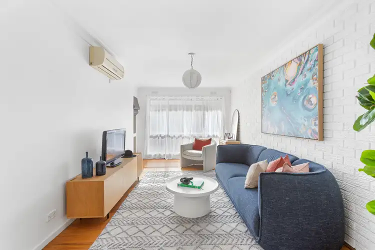 2/32 Vernon Street, South Kingsville VIC 3015