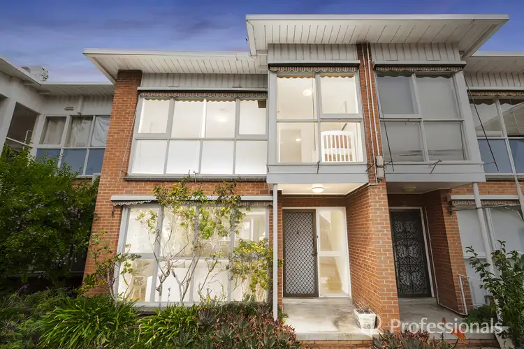22 Brenbeal Street