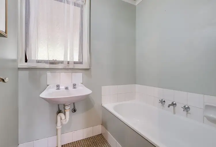 Sixth view of Homely house listing, 6 Goolagar Crescent, Springdale Heights NSW 2641