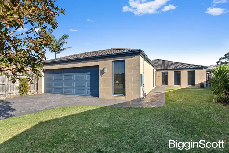 3 Barrine Court, Skye VIC 3977