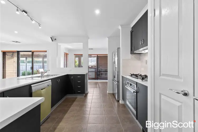 Fourth view of Homely house listing, 3 Barrine Court, Skye VIC 3977