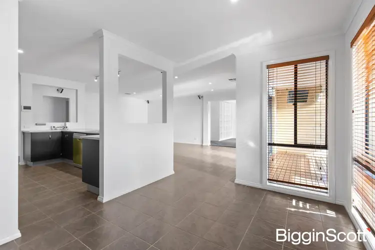 Fifth view of Homely house listing, 3 Barrine Court, Skye VIC 3977