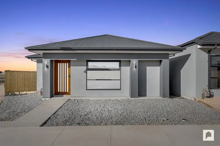 6 Hunt Road, Rockbank VIC 3335