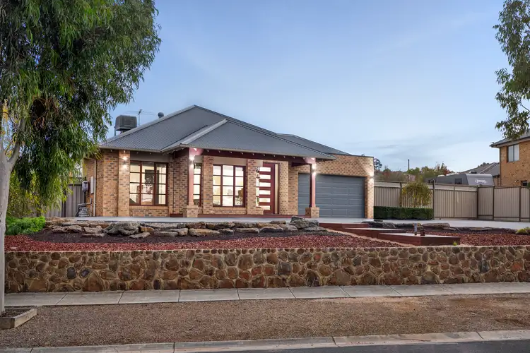 8 Stratford Close, Sunbury VIC 3429