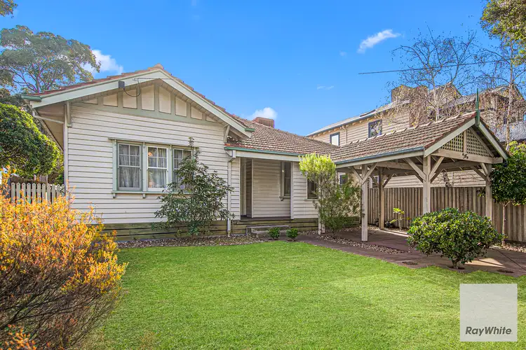 82 Newcastle Street, Newport VIC 3015