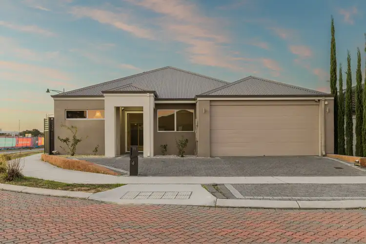 11 Torbay Way, Piara Waters WA 6112