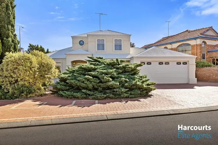 11 Rialto Place, Halls Head WA 6210
