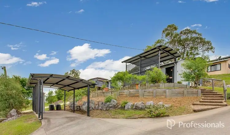 8A Robertson Close, New Auckland QLD 4680