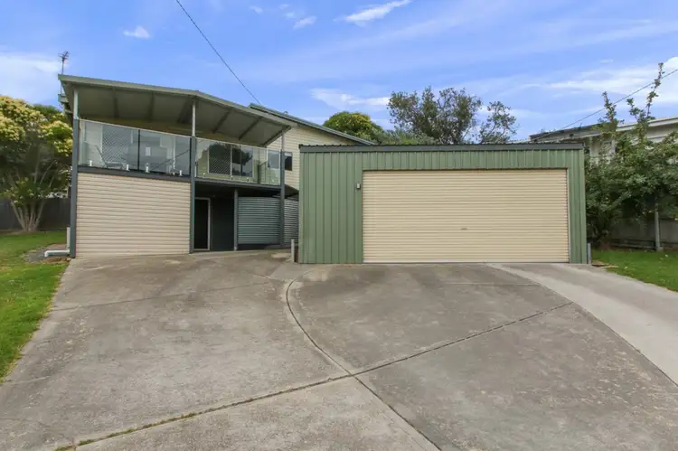 3 Outlook Avenue, Lakes Entrance VIC 3909
