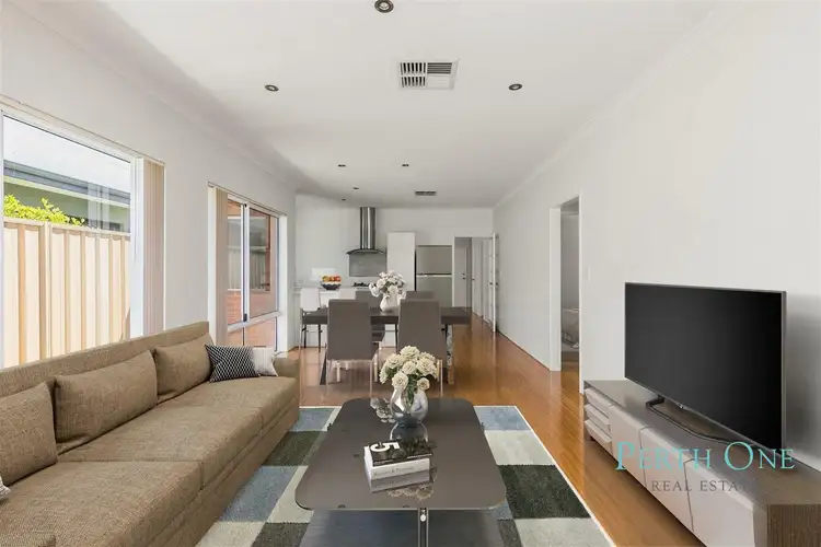 8 Cranbrook Pass, Canning Vale WA 6155