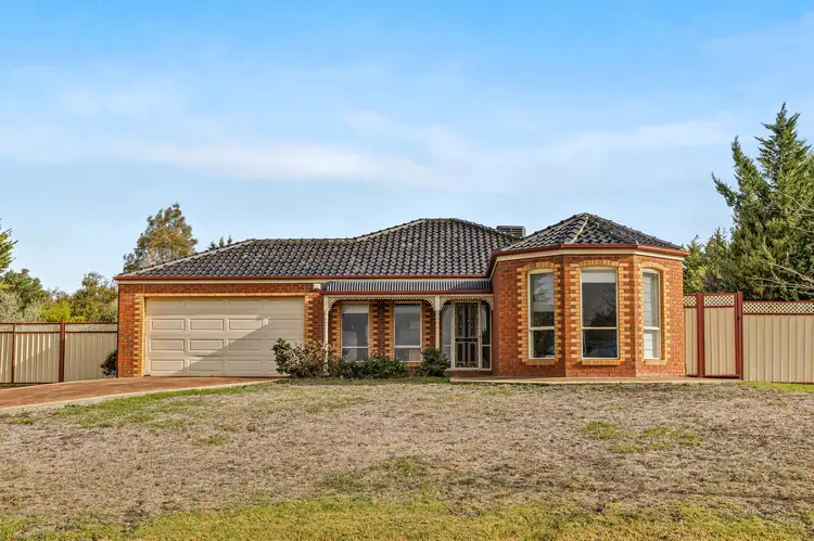 13 The Village Green, Sunbury VIC 3429