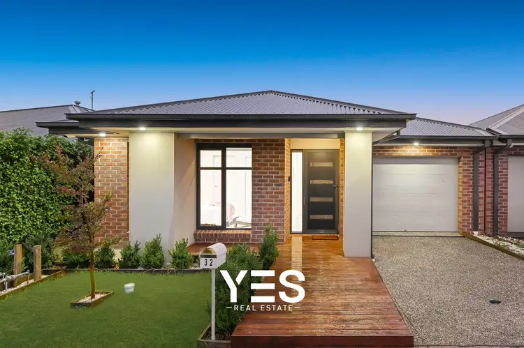 32 Garrard Crescent, Clyde VIC 3978