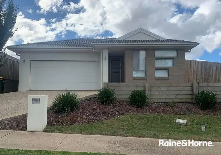 10 Dampiera Avenue, Wallan VIC 3756