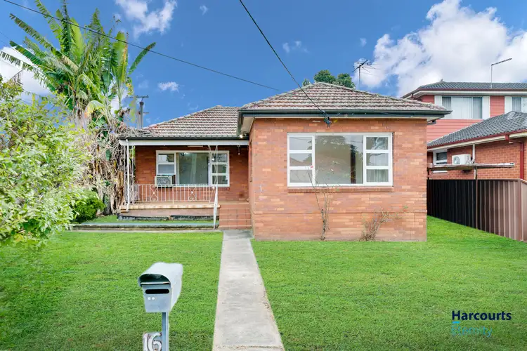 16 Bryson Street, Toongabbie NSW 2146