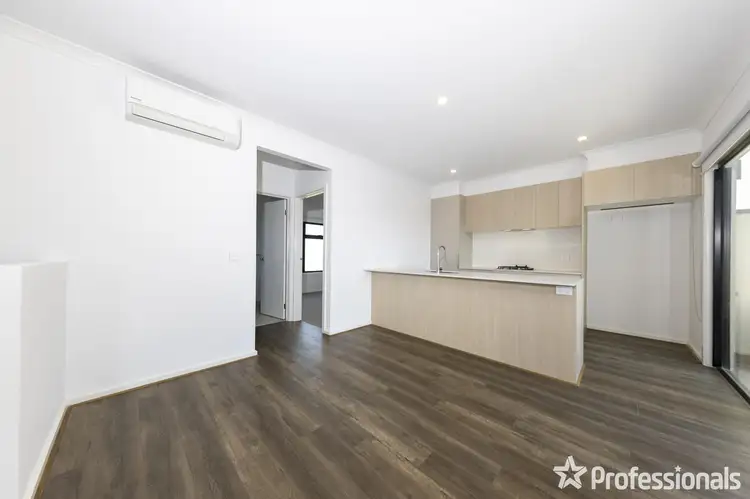 Seventh view of Homely house listing, 113 Fusion Cct, Cranbourne West VIC 3977