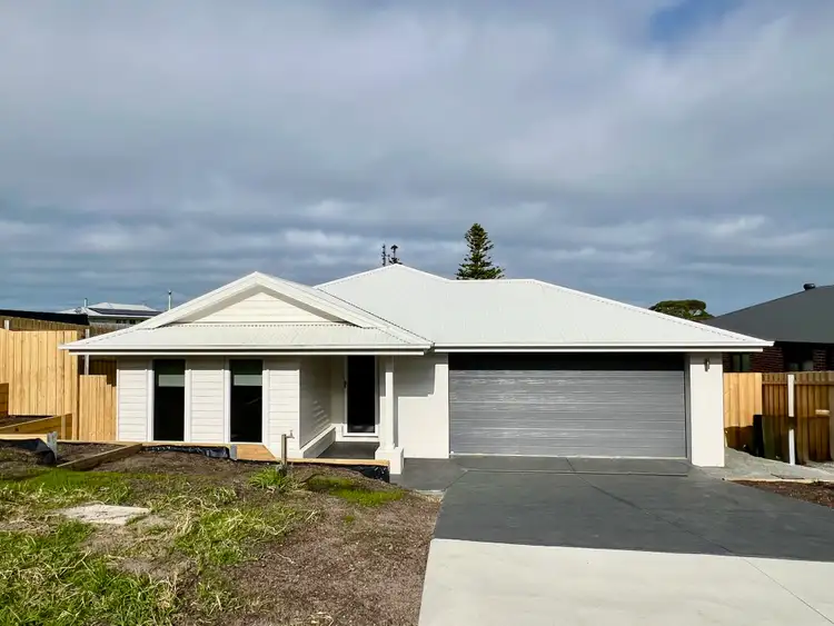 59 Lakeview Drive, Lakes Entrance VIC 3909